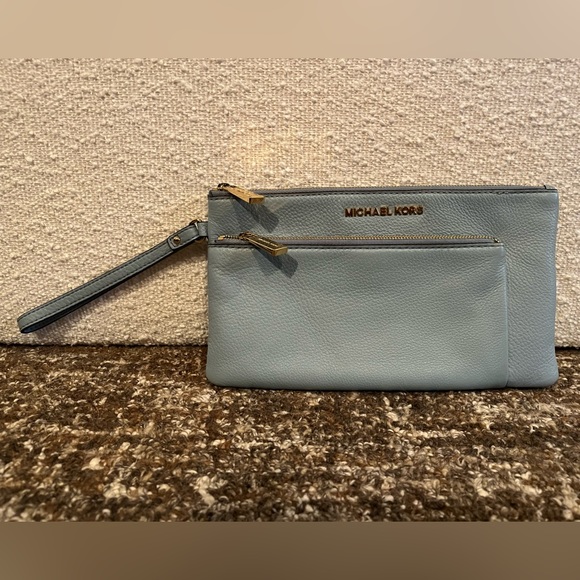 NWOT Baby Blue Michael Kors Wallet / Wristlet - Picture 2 of 6